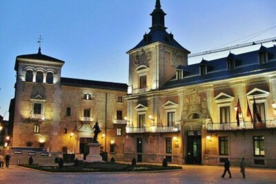 2-Hour Tour of the Madrid of Mysteries - Stop-by-stop: the mysteries that power the route