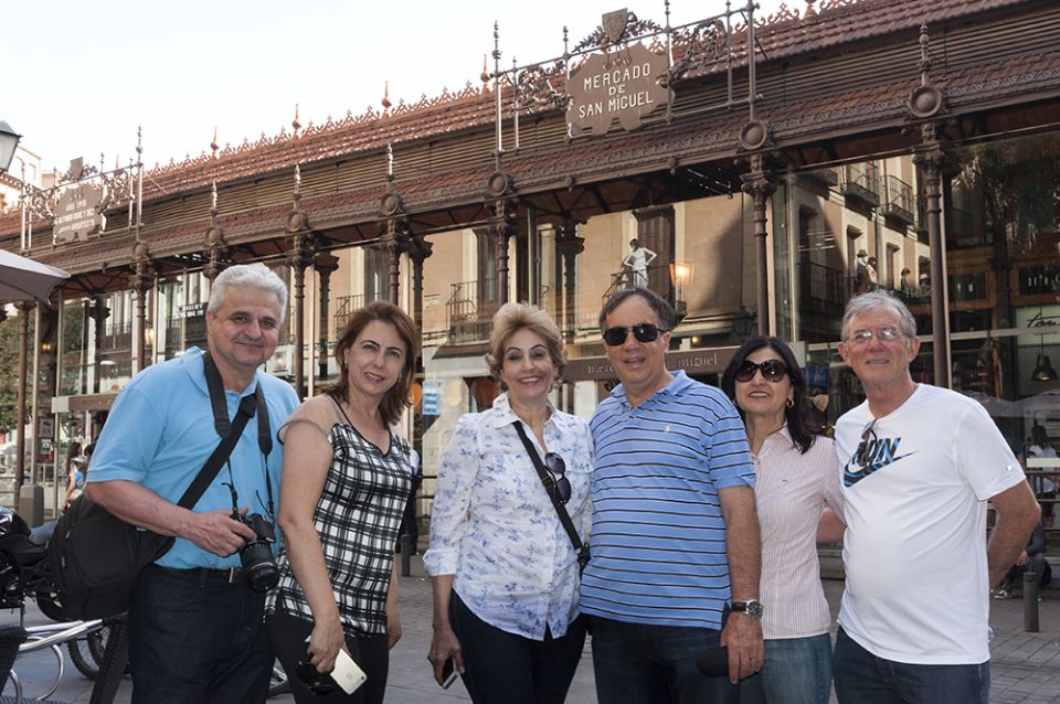 3-Hour Walking Tour in Madrid - Hotel pickup and a route that adapts to your group