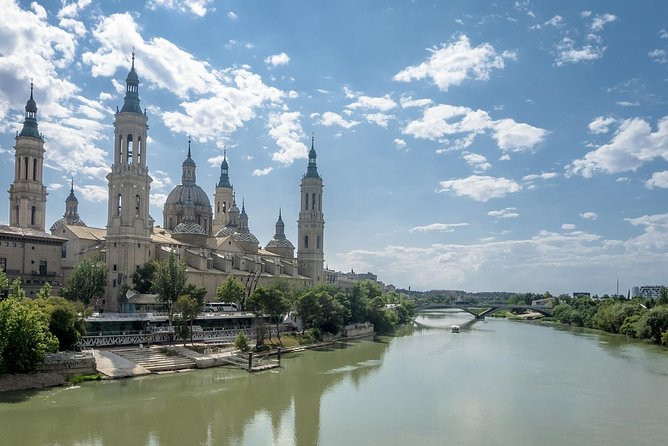 4-Day Northern Spain Guided Tour from Madrid - Day 1: Madrid to San Sebastián via Zaragoza stop