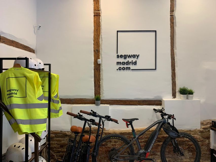 All Madrid: Private Electric Bike Tour around the city - Plaza Mayor and Puerta del Sol: the easy first “wow” stops