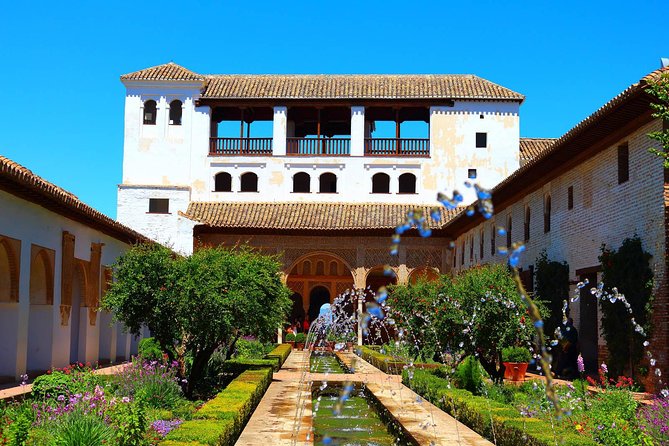 Andalusia 5-Day Guided Tour from Madrid via Cordoba - Seville: Giralda, Santa Cruz, Plaza de España, and optional flamenco