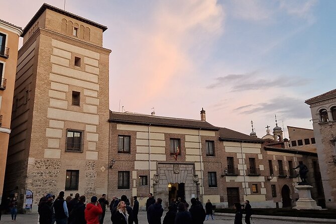 Andalusian Urban Escape - Key things to know before you play