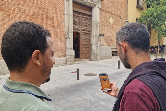 Andalusian Urban Escape - Comic-inspired graphics: Juan Álvarez’s Sira in the visuals