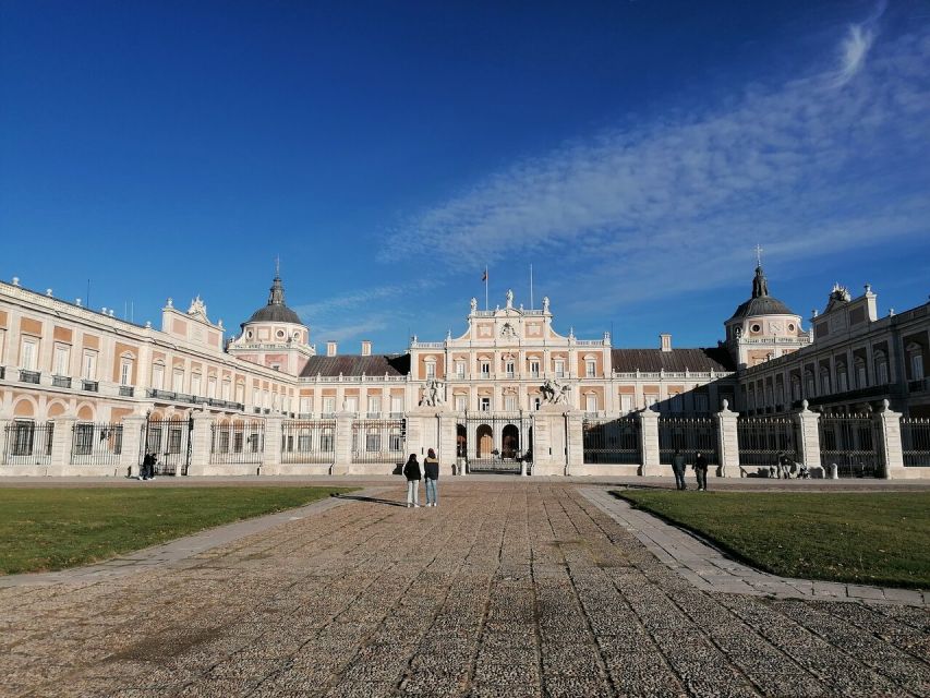 Aranjuez: City and Gardens Guided Walking Tour - Family-friendly garden time with games and activity sheets