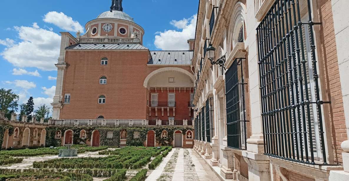 Aranjuez: Royal Palace Guided Tour - Queen’s Guard Room, Music Room, and the Throne Room