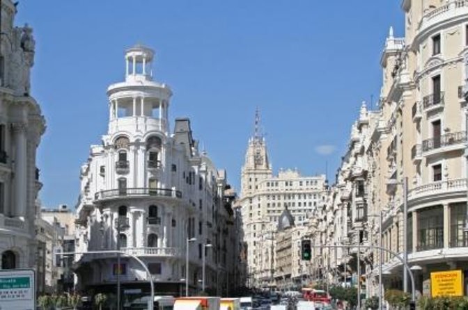 Architecture tour Gran Vía from its best rooftops 20thC - Key things to know before you go