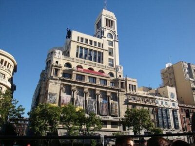 Architecture tour Gran Vía from its best rooftops 20thC - Price and what you’re really paying for