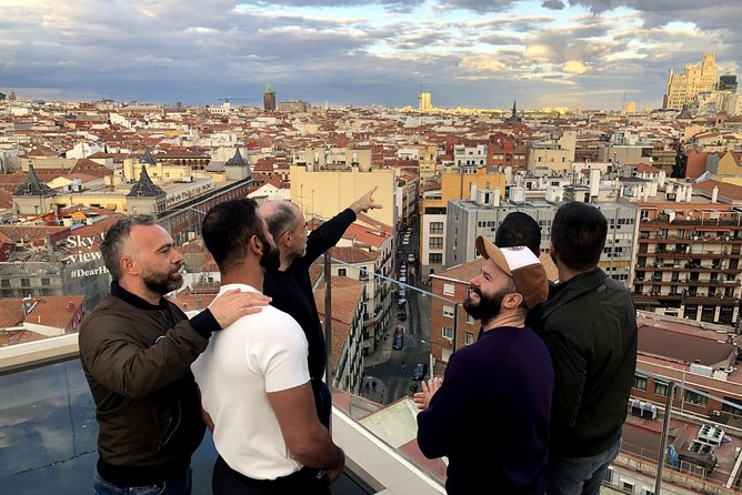 Architecture tour Gran Vía from its best rooftops 20thC - Stop 5: Plaza de España rooftop finish with palace-and-forest views