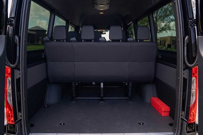 Arrival Private Transfer from MAD Airport to Madrid in a Minibus - Meet & Greet at Barajas (MAD): Finding Your Driver Fast