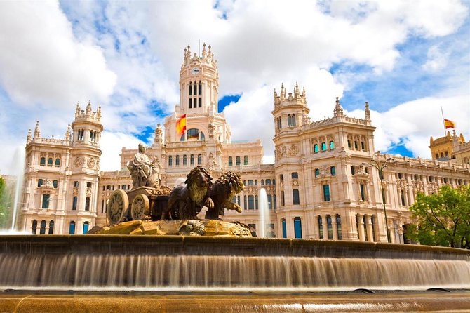 Arrival Transfer: Madrid Airport MAD to Madrid in Luxury Van - 60 Minutes Free Waiting: How Delays Stop Being Your Problem