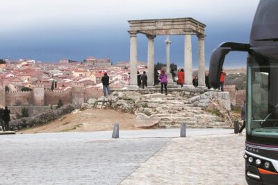 Avila and Segovia Guided Tour from Madrid - Getting started in Madrid: the 9:00am meeting point
