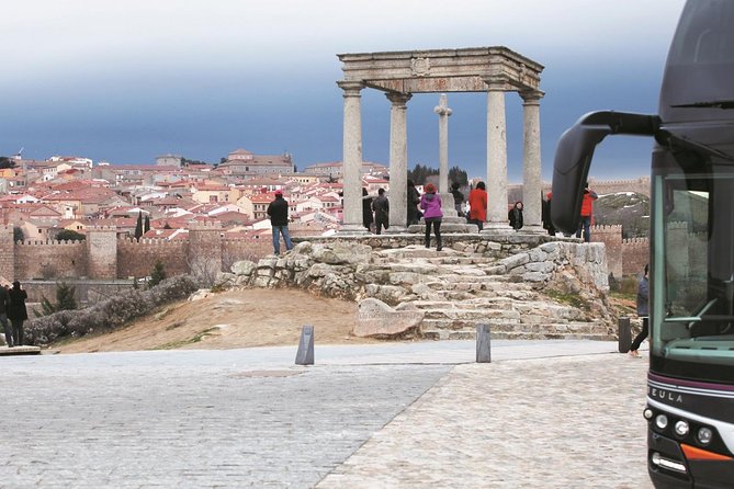 Avila and Segovia Guided Tour from Madrid - Getting started in Madrid: the 9:00am meeting point