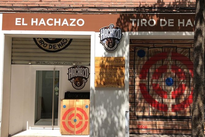 Ax Throw - 2h - PREMIUM - Premium Ax Throwing in Madrid: the vibe of the 2-hour session