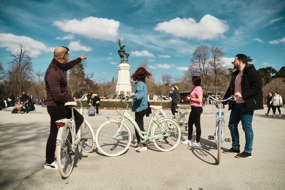 BiciTapeo : Tapas and Highlights Guided Vintage Bike Tour - Royal Palace of Madrid and the medieval Plaza de la Villa