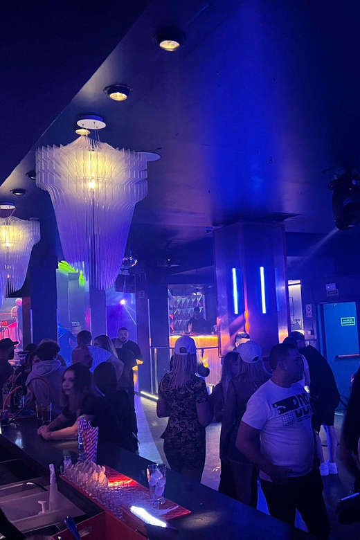 Disco night at Samsara, calle de la Cruz, 7, Madrid - What to do about food: club is drink-only, street is your solution