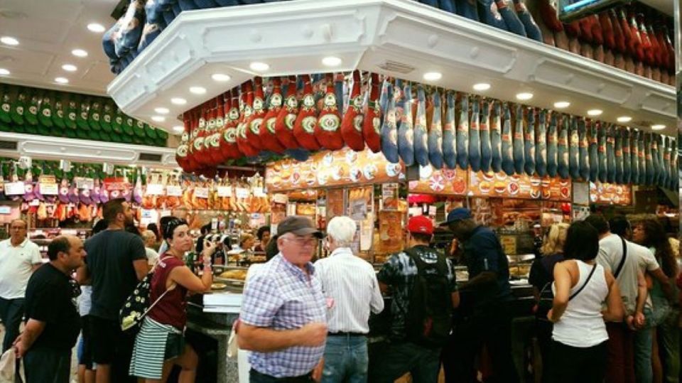 Discover the best "Wines and Tapas in Madrid". - Who this tour is best for