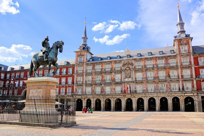Don Quixote Quest Experience in Madrid - Private game-meets-tour: what you gain by going as a group