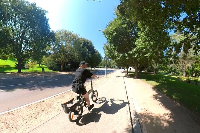 E-Bike Rental in Madrid - Retiro Park to Madrid Río: covering hills without arriving wrecked