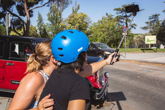 EBike Tour Madrid Río Park and Casa de Campo insights Small group - Guide style and the small-group advantage (Jacob, Kader, and friends)
