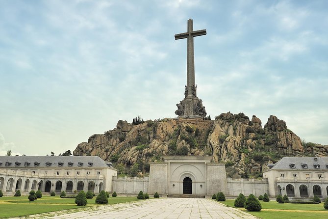 Escorial Monastery and Toledo Afternoon Tour - Transportation, Timing, and the Lunch Upgrade Choice