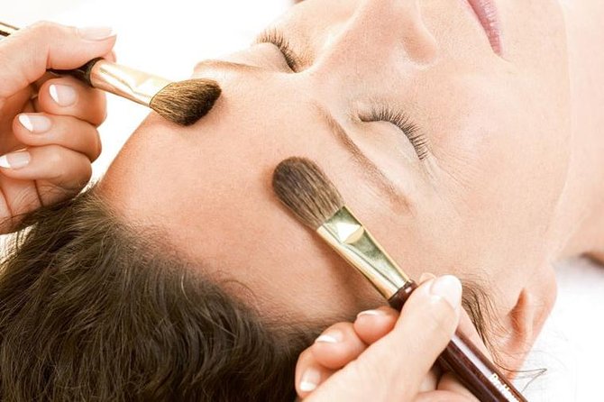 Eternal Youth Facial Treatment - Detox Back and Leg Massage: Lymph-Friendly Reset