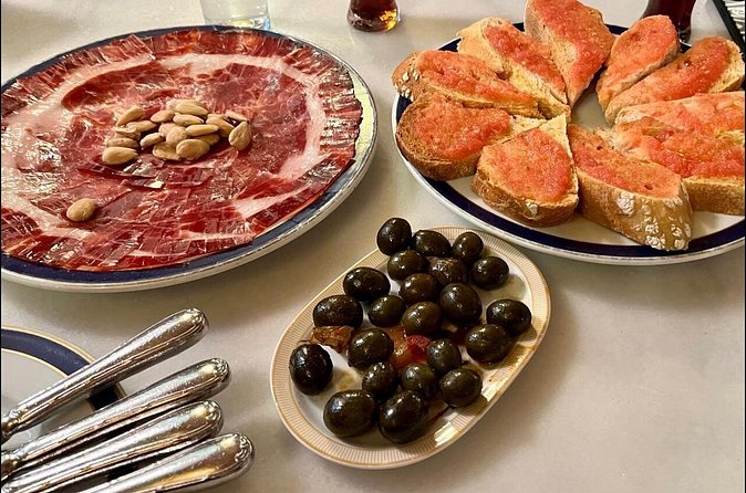 Experience Private Tapas and Wine Tour in Madrid - Should You Book It?