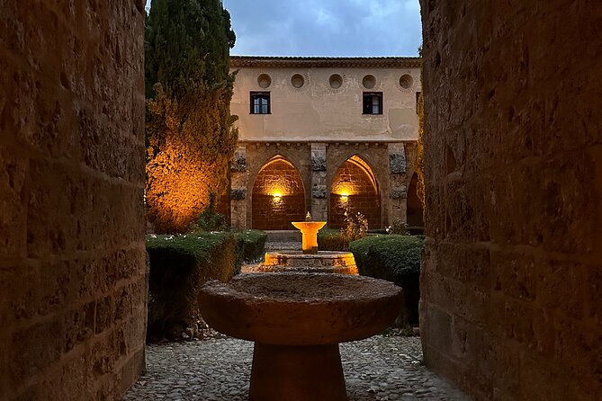 Explore the Stone Monastery and the Kingdom of Aragon from Madrid - Meeting at Puerta de O’Donnell: start simple, stay together