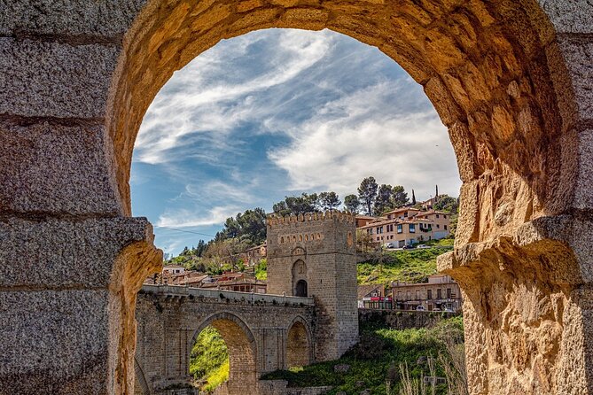 From Madrid: Full-Day Medieval Tour in Toledo and Ávila - Timing and group size: making the most of an 11-hour day