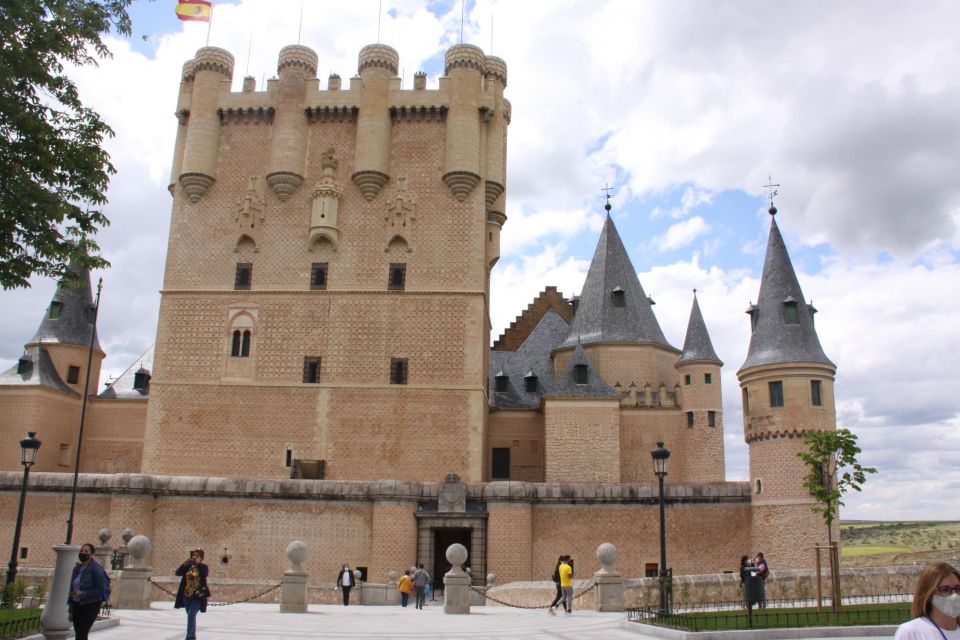From Madrid: History and Charm of Segovia Full-Day Tour - The old town walk: Plaza Mayor and streets that guide your eyes