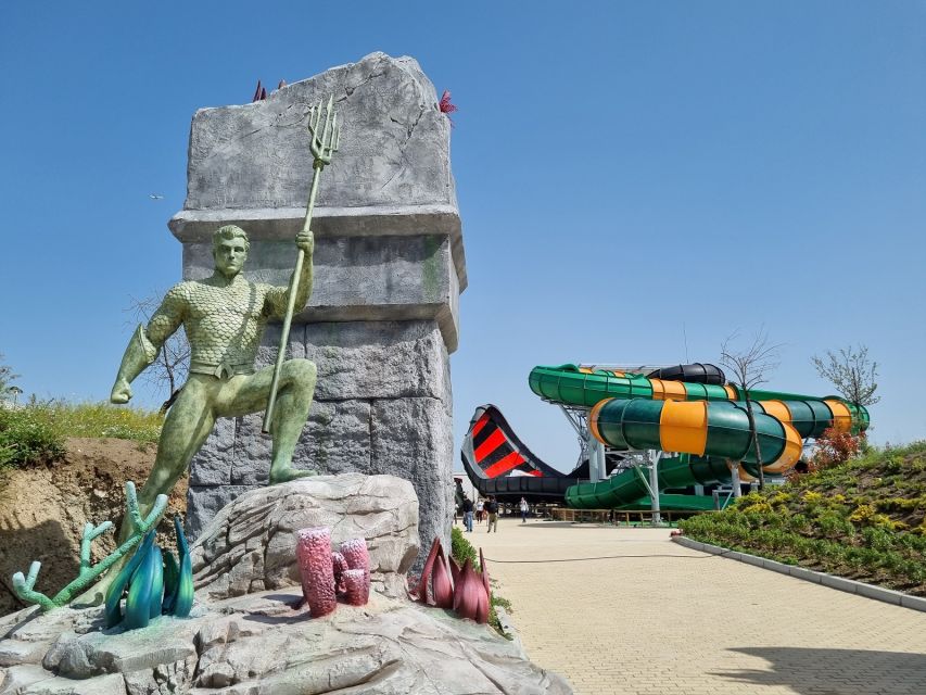 From Madrid: Parque Warner Beach Water Park & Transport - Weather, closures, and crowd reality