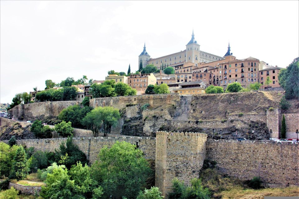 From Madrid: Private Highlights of Toledo Guided Day Trip - From Madrid to Mirador del Valle: a fast setup for big views