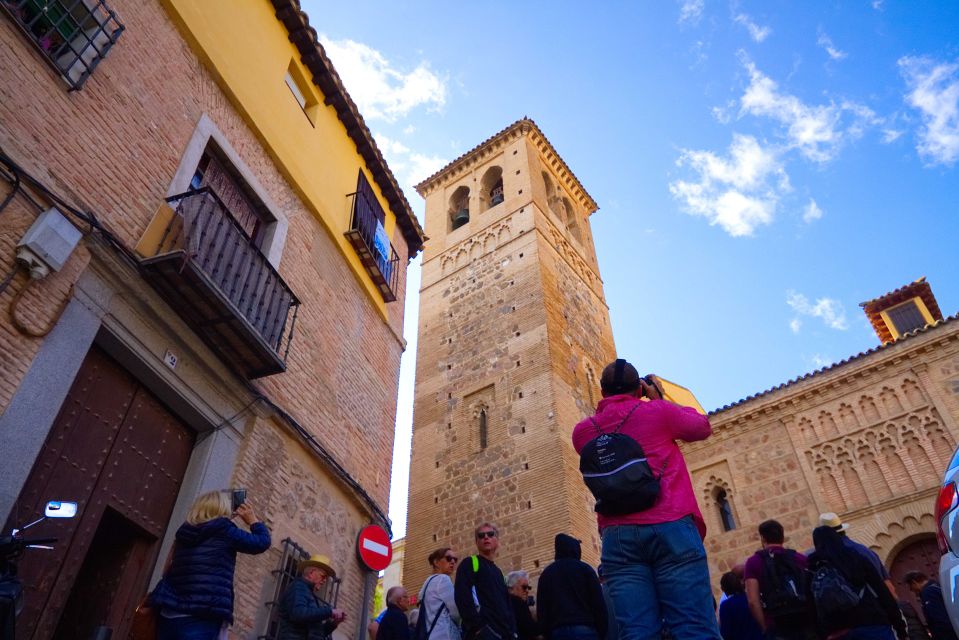 From Madrid: Toledo and Segovia Guided Day Trip - Getting Oriented in Madrid: The Start Point and Bus Reality