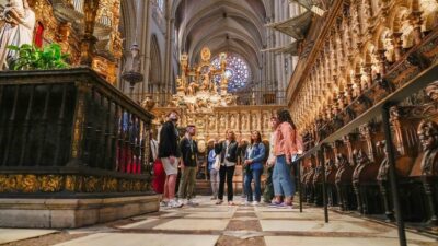 From Madrid: Toledo Guided Tour of All Major Monuments - San Juan de los Reyes Monastery: Royal Mausoleum Energy in a Quiet Courtyard