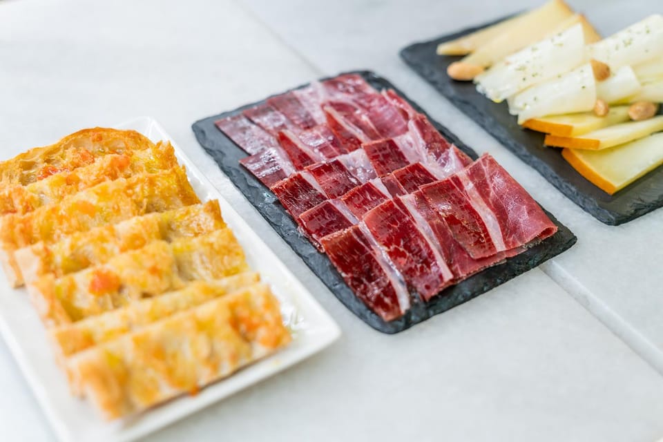 From Madrid: Traditional Villages, Winery Tour & Tapas Lunch - Best for: food-loving wine curious people, and history fans with good shoes
