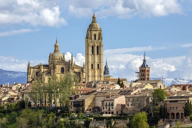 Full-Day UNESCO Tour to Avila & Segovia from Madrid with Lunch - Ávila Cathedral: A Cathedral-Fortress Look (But Tickets Aren’t Included)