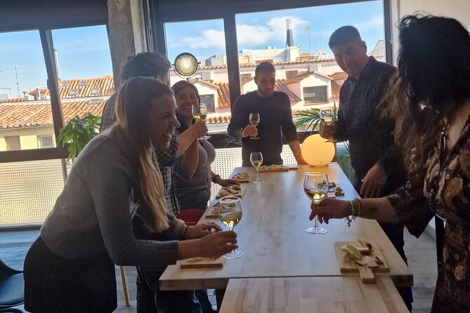 Gourmet Experience: Tasting of Spanish Cheese and Exclusive Wines - Central Madrid, 6:00 pm: The Right Time for Cheese and Wine