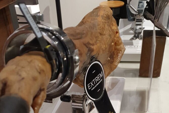 Gourmet Tasting of Iberian Ham Oil and Wine Small Group in Madrid - Where the Madrid walk starts, and why that matters