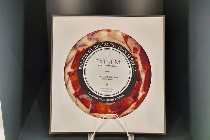 Gourmet Tasting of Iberian Ham Oil and Wine Small Group in Madrid - Extremadura acorn-fed ham: how to taste without overthinking it