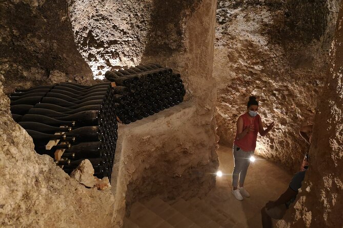 Guided Madrid Countryside Wine Tasting & Winery Tour - Chinchón main square stop: a wine-town reset in an hour-ish
