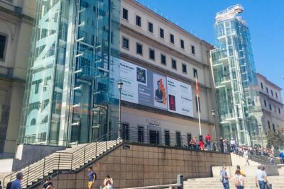 Guided tour of the Reina Sofia Museum in Madrid, entrance fees and pick up at the hotel. - The artist lineup: what each name adds to what you see