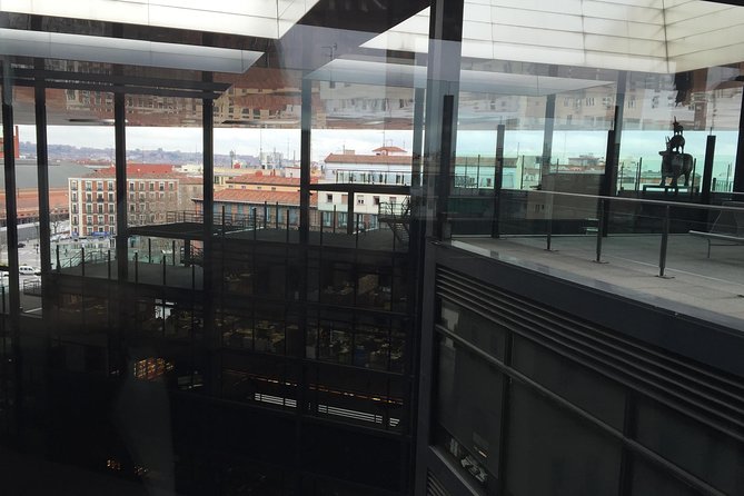 Guided tour of the Reina Sofia Museum in Madrid, entrance fees and pick up at the hotel. - Should you book the Reina Sofía guided private tour?