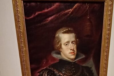Guided Walking Tour of the Royal Collections Gallery - Where the tour starts near the Royal Palace area