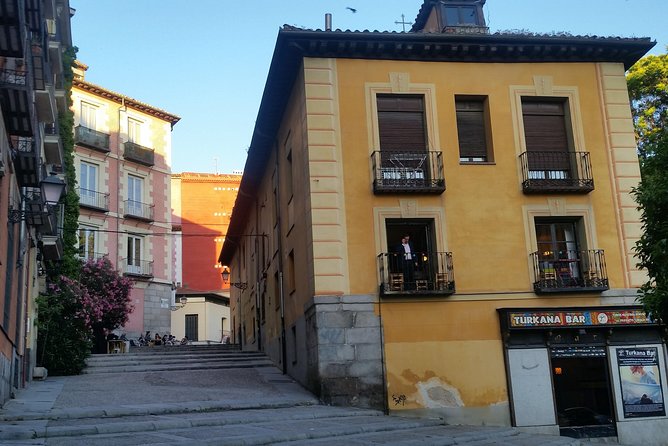 Half-Day Madrid History and Legends Private Walking Tour with Hotel Pick Up - Your guide experience: story-led, pace-controlled, and customizable