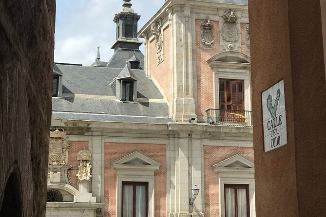 Half-Day Private Tour in Madrid with Art Historian Guide - Barrio de las Letras: Golden Age Writers in Everyday Streets