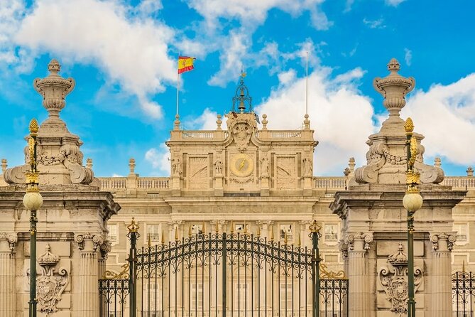 Historical Visit to the Royal Palace Madrid - The palace’s origin story: from Alcázar fire to Sacchetti’s build