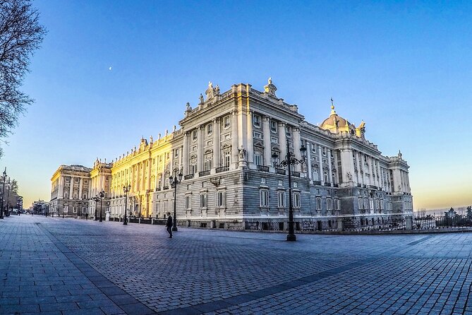 Historical Visit to the Royal Palace Madrid - What to wear and when to plan your day
