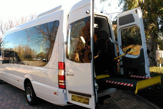 Hotel Madrid City Private Transfer To Madrid Barajas Airport - Pickup in central Madrid: timing, messages, and the 10-minute grace window