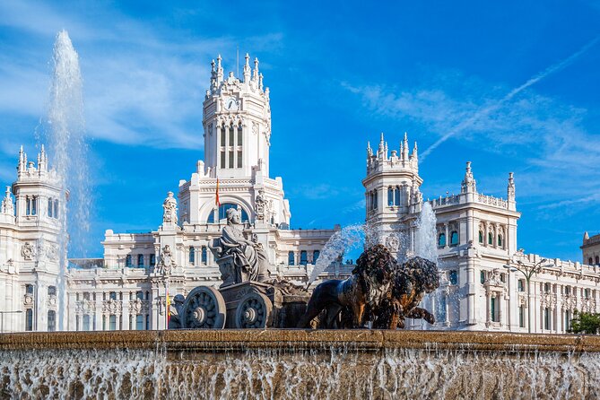 Imperial Madrid: Royal Palace and the Habsburg dynasty in Madrid - Plaza de la Villa: a calm, historic pause (for 20 minutes)