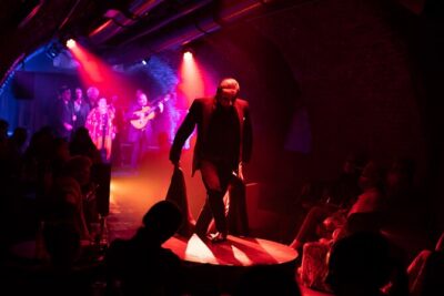 Intimate Flamenco Show & Spanish Drink in Madrid at La Carmela - The flamenco style: tradition meets Spanish dance fusion