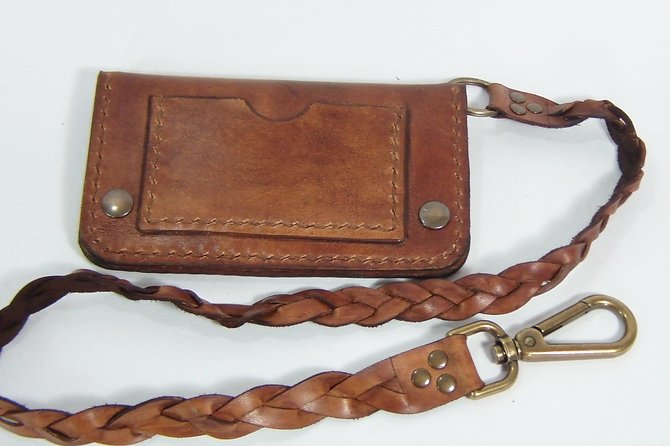 Leathercraft Workshop in the Rastro of Madrid - Decorating with Stamping and Embossing (Plus Finishing Wax/Varnish)